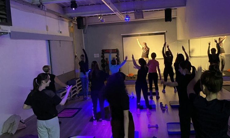 Cours collectifs - Villars - Planète Fitness